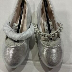 David Bridal Silver glitter Dress  girls shoes with pearl size 9Y.